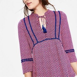 Boden Gemma Jersey Top - Strawberry Pink
Geo like new size 8.